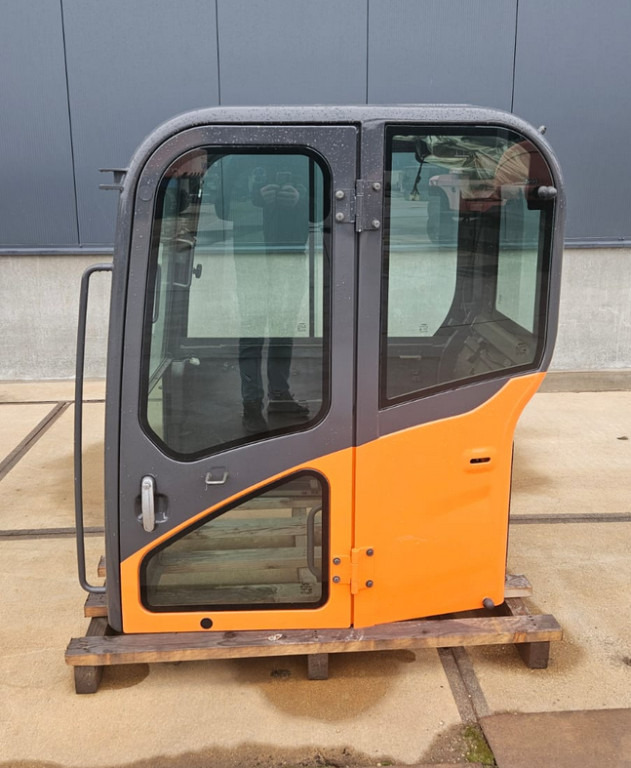 Doosan 220101-00070 - 220101-00070 - Førerhus for Entreprenørmaskin: billede 1 Doosan 220101-00070 - 220101-00070 - Førerhus for Entreprenørmaskin: billede 1