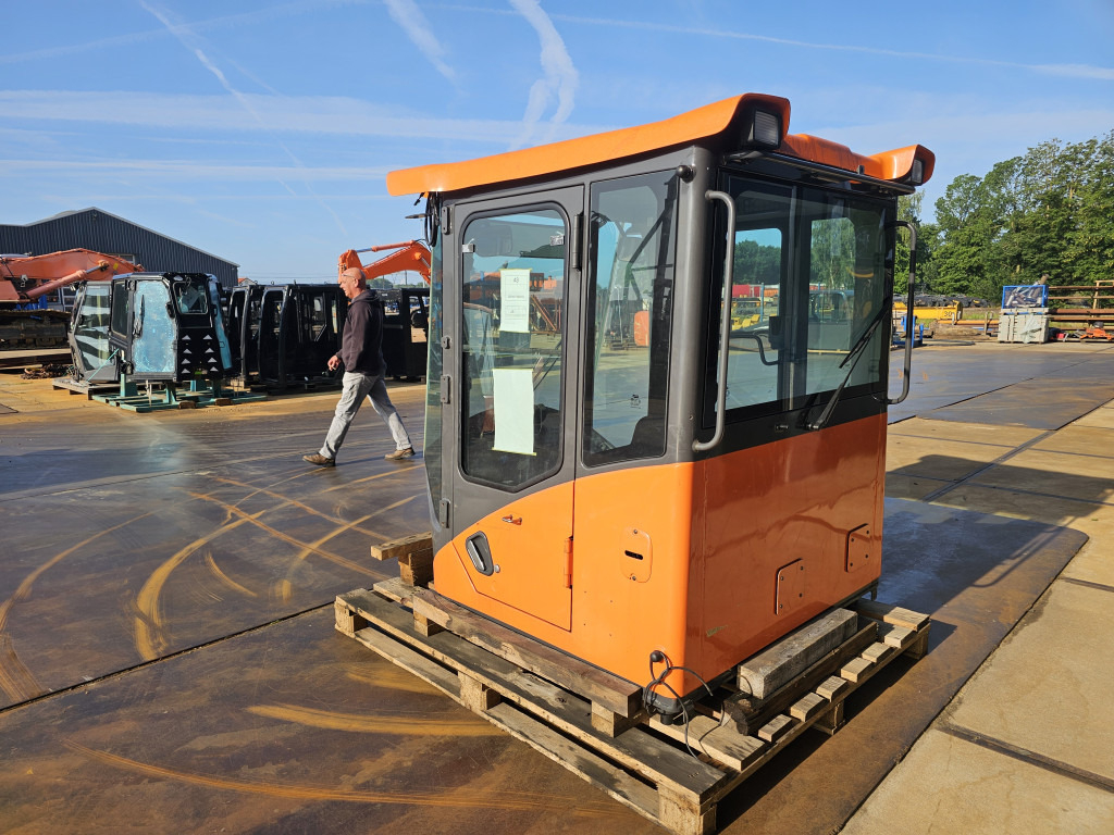 Doosan 220101-00229T - 220101-00229X - Førerhus for Entreprenørmaskin: billede 5 Doosan 220101-00229T - 220101-00229X - Førerhus for Entreprenørmaskin: billede 5