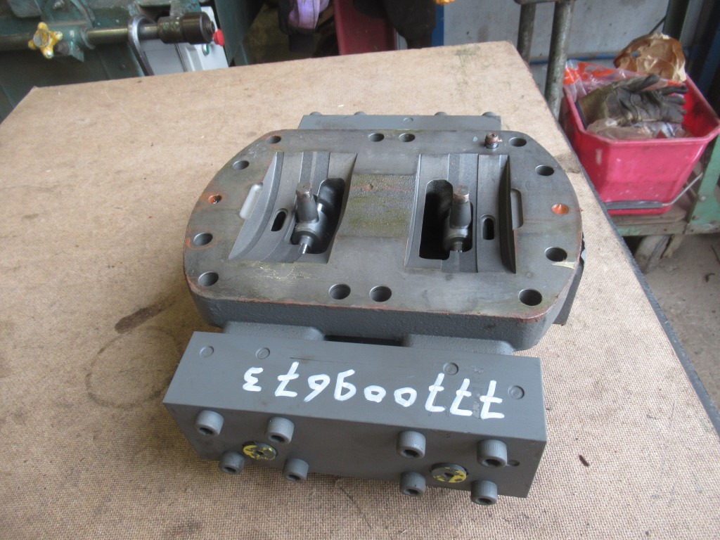 Hitachi 4217020 - - Oliepumpe for Entreprenørmaskin: billede 3 Hitachi 4217020 - - Oliepumpe for Entreprenørmaskin: billede 3