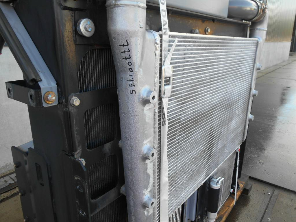 Hitachi YA00004877 - Ladeluftkøler for Entreprenørmaskin: billede 1 Hitachi YA00004877 - Ladeluftkøler for Entreprenørmaskin: billede 1