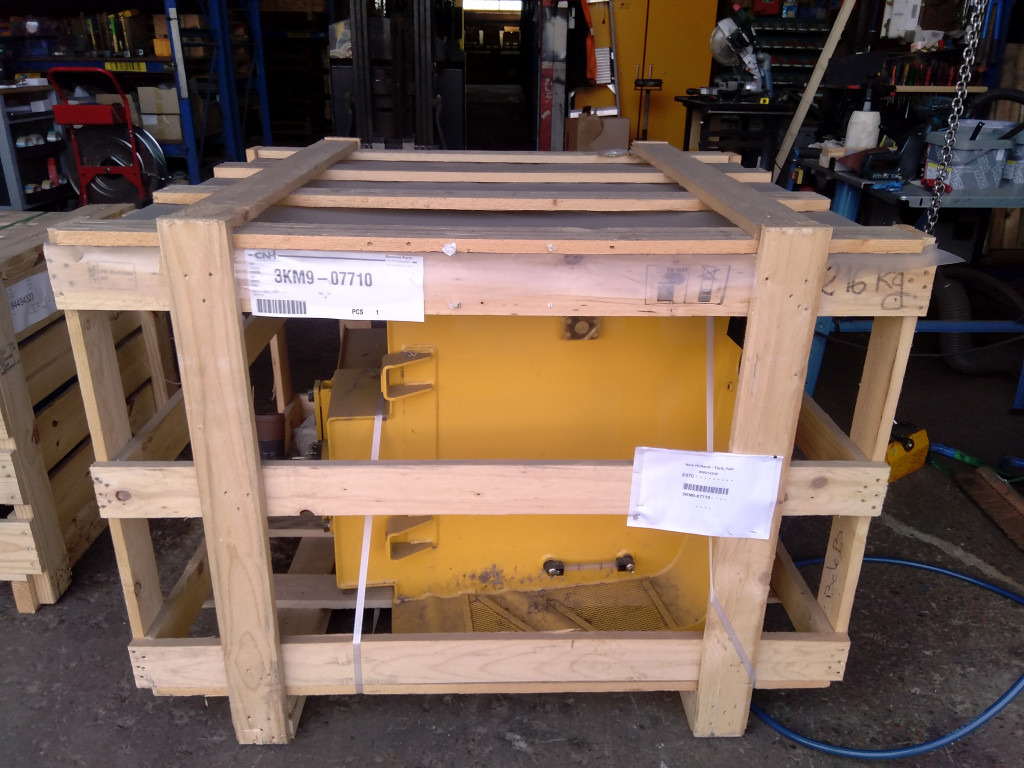 New Holland 3KM9-07710 - Brændstoftank for Entreprenørmaskin: billede 2 New Holland 3KM9-07710 - Brændstoftank for Entreprenørmaskin: billede 2