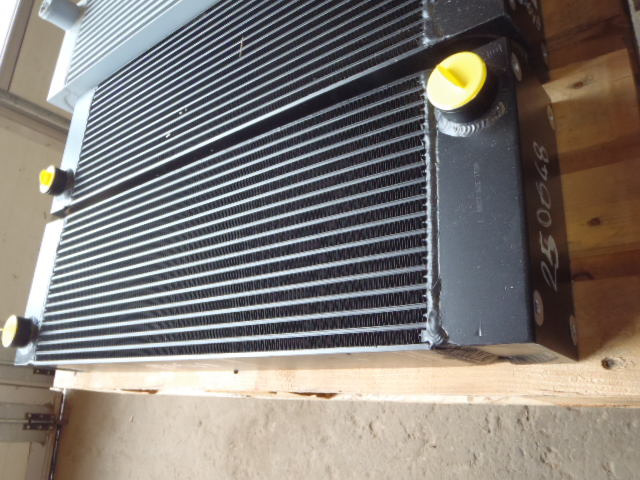 New Holland 5113771000 - 6911814 - Oliekøler for Entreprenørmaskin: billede 2 New Holland 5113771000 - 6911814 - Oliekøler for Entreprenørmaskin: billede 2
