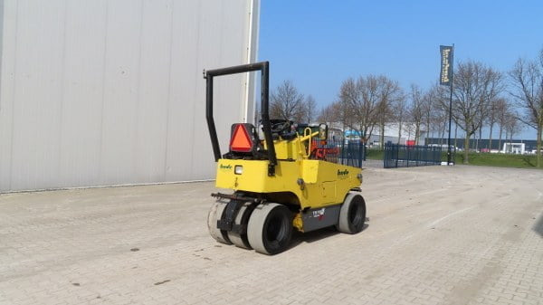 Sakai TS 160 - Gummihjulstromle: billede 2 Sakai TS 160 - Gummihjulstromle: billede 2