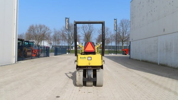 Sakai TS 160 - Gummihjulstromle: billede 3 Sakai TS 160 - Gummihjulstromle: billede 3