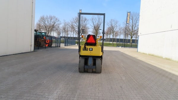 Sakai TS 160 - Gummihjulstromle: billede 3 Sakai TS 160 - Gummihjulstromle: billede 3