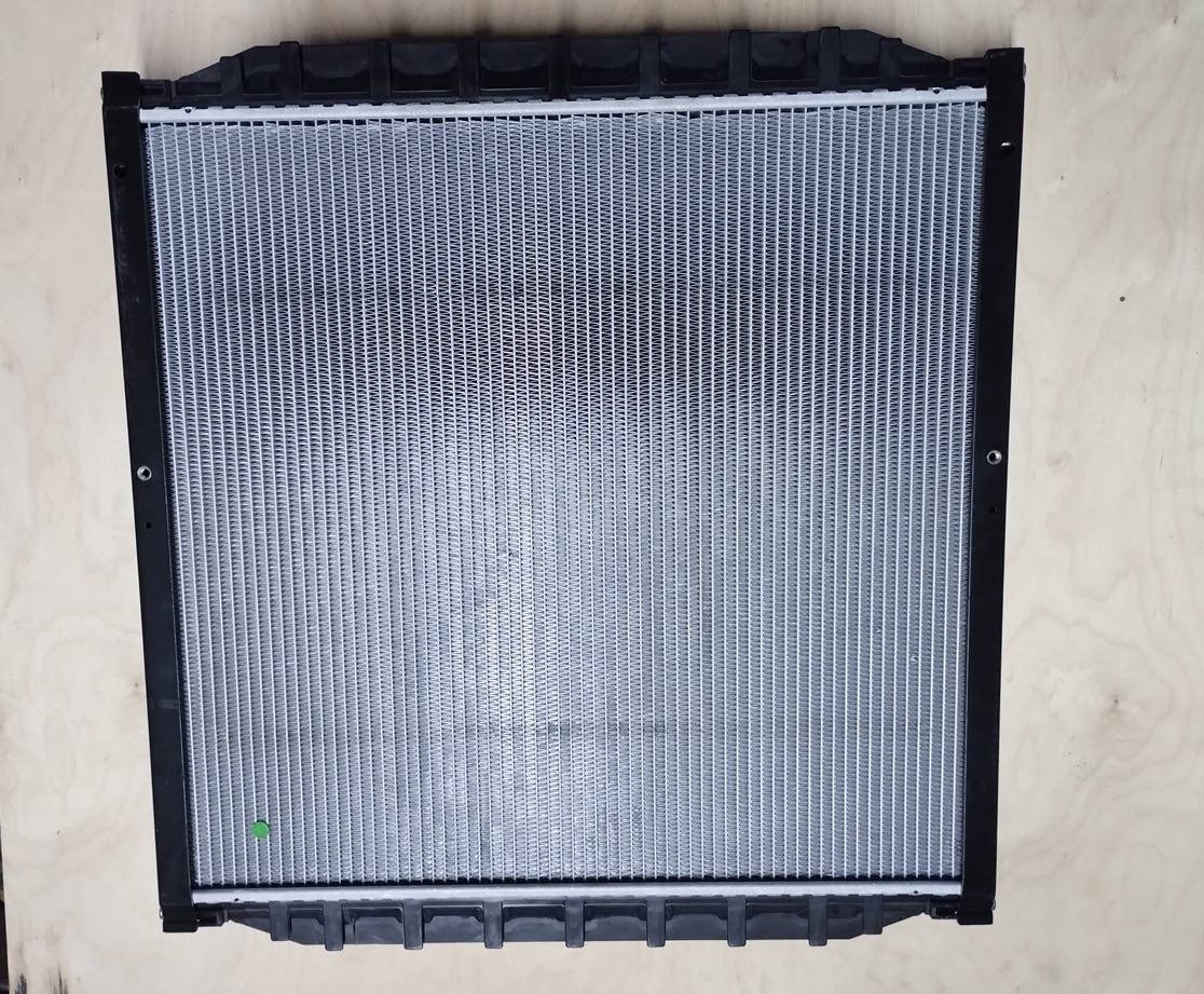 CHŁODNICA WODY MAN L2000 M2000 81061016447 51569 D0824 D0834 D0826 D0836 - Køler: billede 2 CHŁODNICA WODY MAN L2000 M2000 81061016447 51569 D0824 D0834 D0826 D0836 - Køler: billede 2