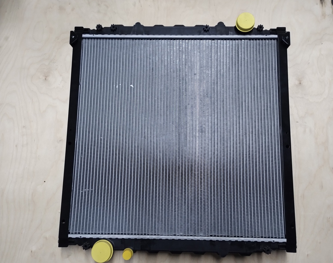 CHŁODNICA WODY MAN L2000 M2000 81061016447 51569 D0824 D0834 D0826 D0836 - Køler: billede 1 CHŁODNICA WODY MAN L2000 M2000 81061016447 51569 D0824 D0834 D0826 D0836 - Køler: billede 1