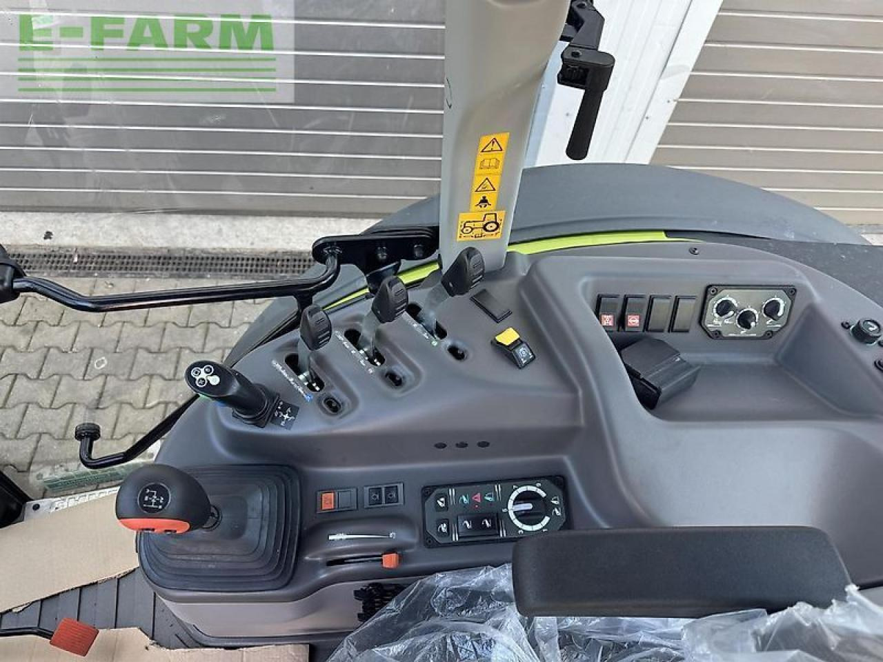 CLAAS axos 240 advanced + mx a106 - Traktor: billede 5 CLAAS axos 240 advanced + mx a106 - Traktor: billede 5