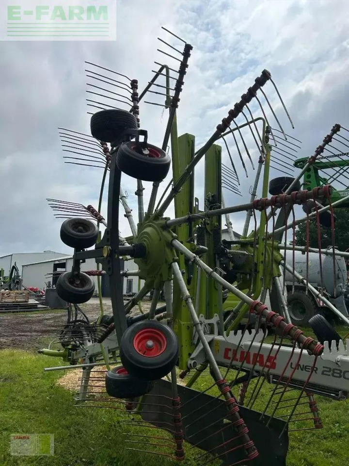 CLAAS liner 2800 - Høvender: billede 4 CLAAS liner 2800 - Høvender: billede 4