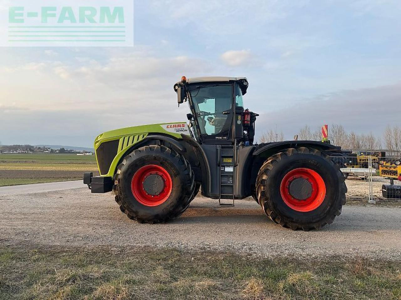CLAAS xerion 5000 trac vc TRAC VC - Traktor: billede 3 CLAAS xerion 5000 trac vc TRAC VC - Traktor: billede 3