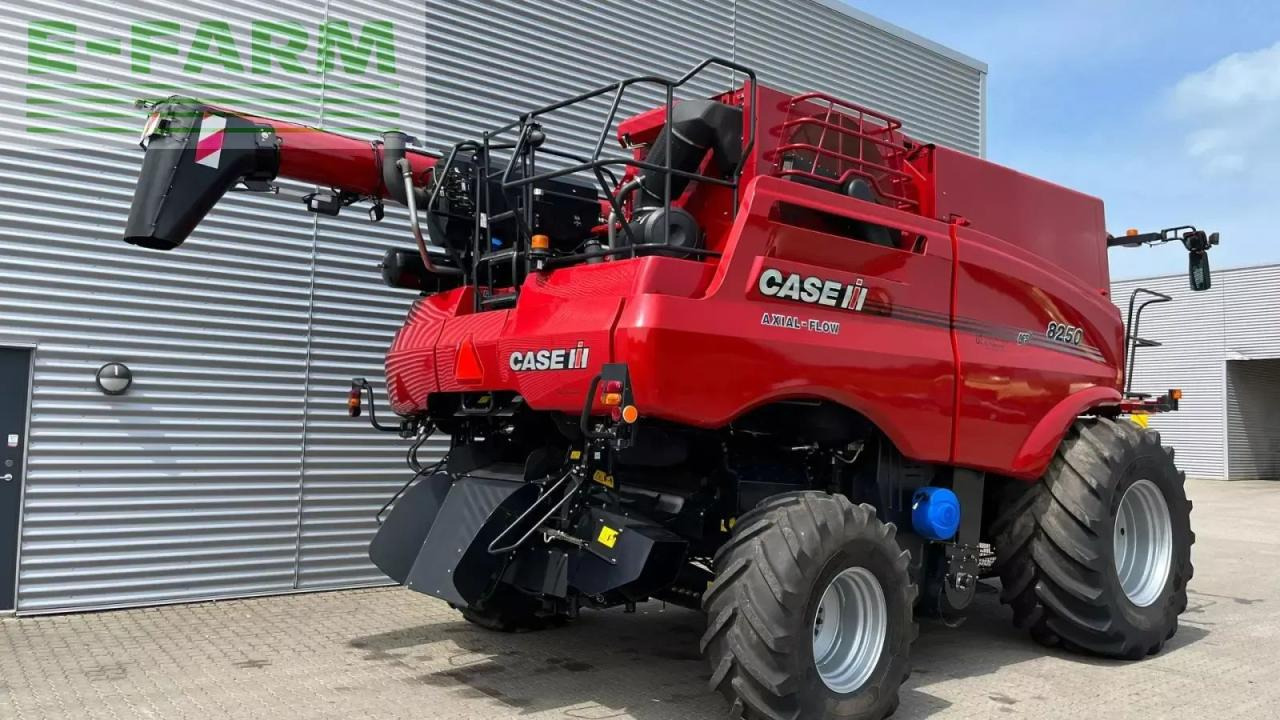 Case-IH axial-flow 8250 med harvest command, kun 570 tærsketimer - Mejetærsker: billede 3 Case-IH axial-flow 8250 med harvest command, kun 570 tærsketimer - Mejetærsker: billede 3