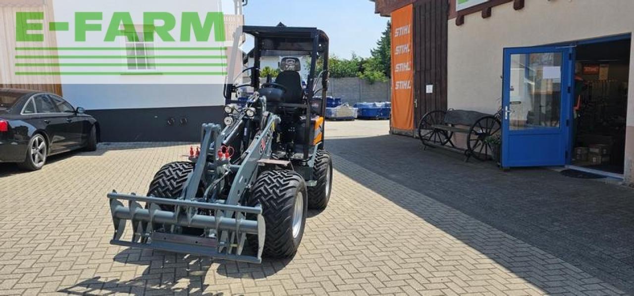 Giant g 2500 x-tra hd y, kompaktradlader mit euro-aufnahme, 2,4 t, niedriges hubgerüst - Gummihjulslæsser: billede 3 Giant g 2500 x-tra hd y, kompaktradlader mit euro-aufnahme, 2,4 t, niedriges hubgerüst - Gummihjulslæsser: billede 3