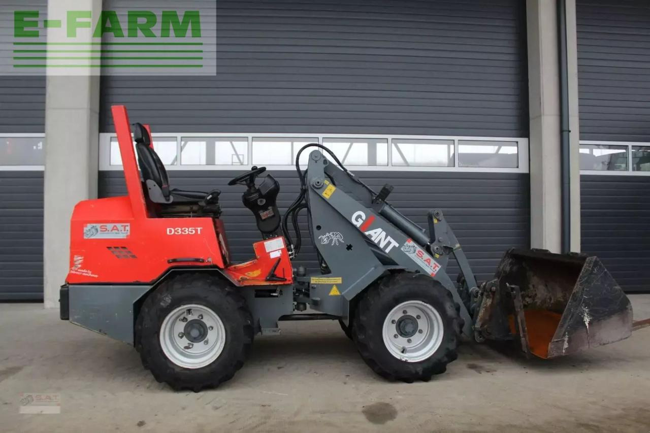 Giant hoflader d 335 t - Gummihjulslæsser: billede 5 Giant hoflader d 335 t - Gummihjulslæsser: billede 5