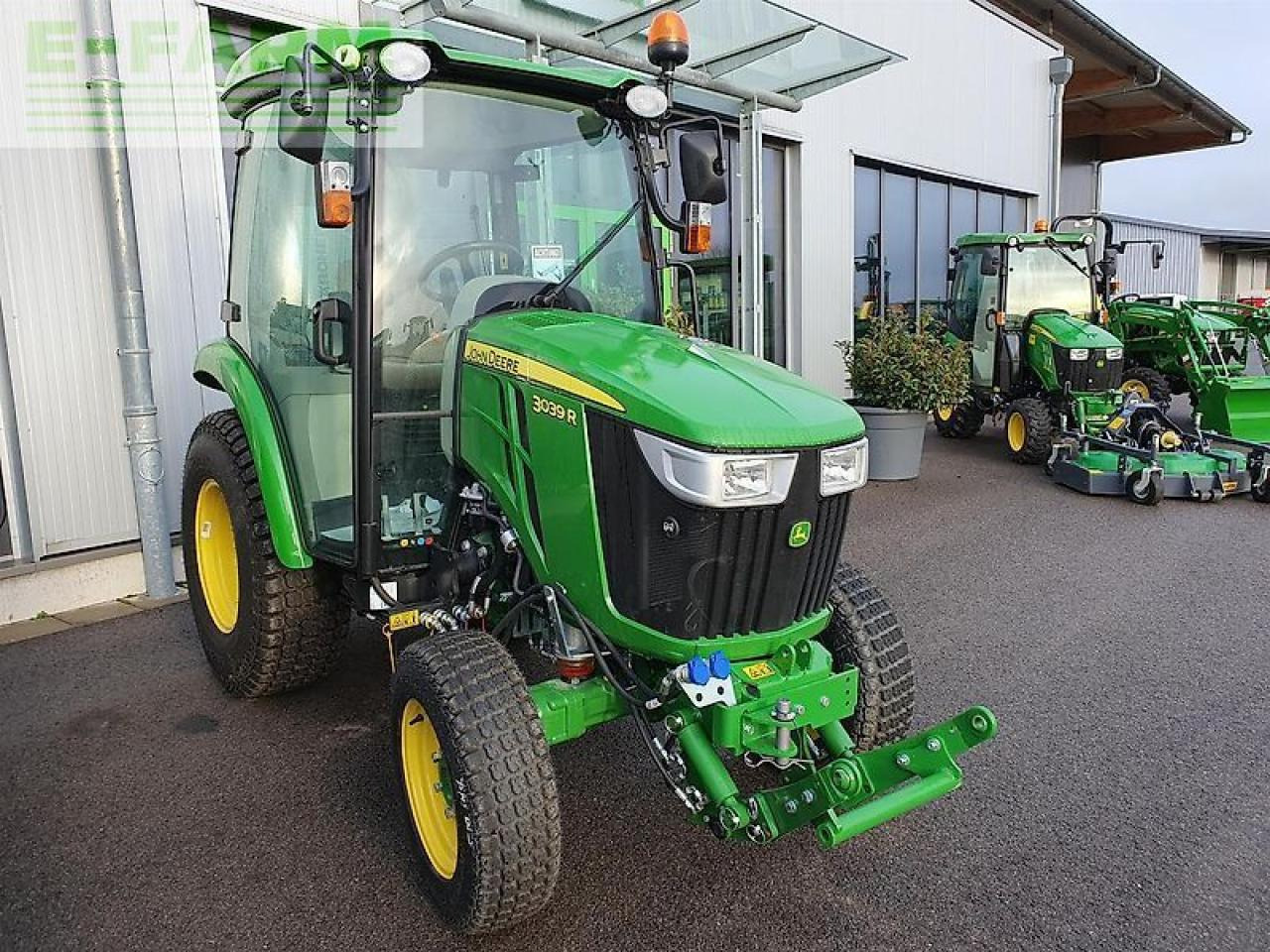 John Deere 3039r neumaschine - Traktor: billede 3 John Deere 3039r neumaschine - Traktor: billede 3