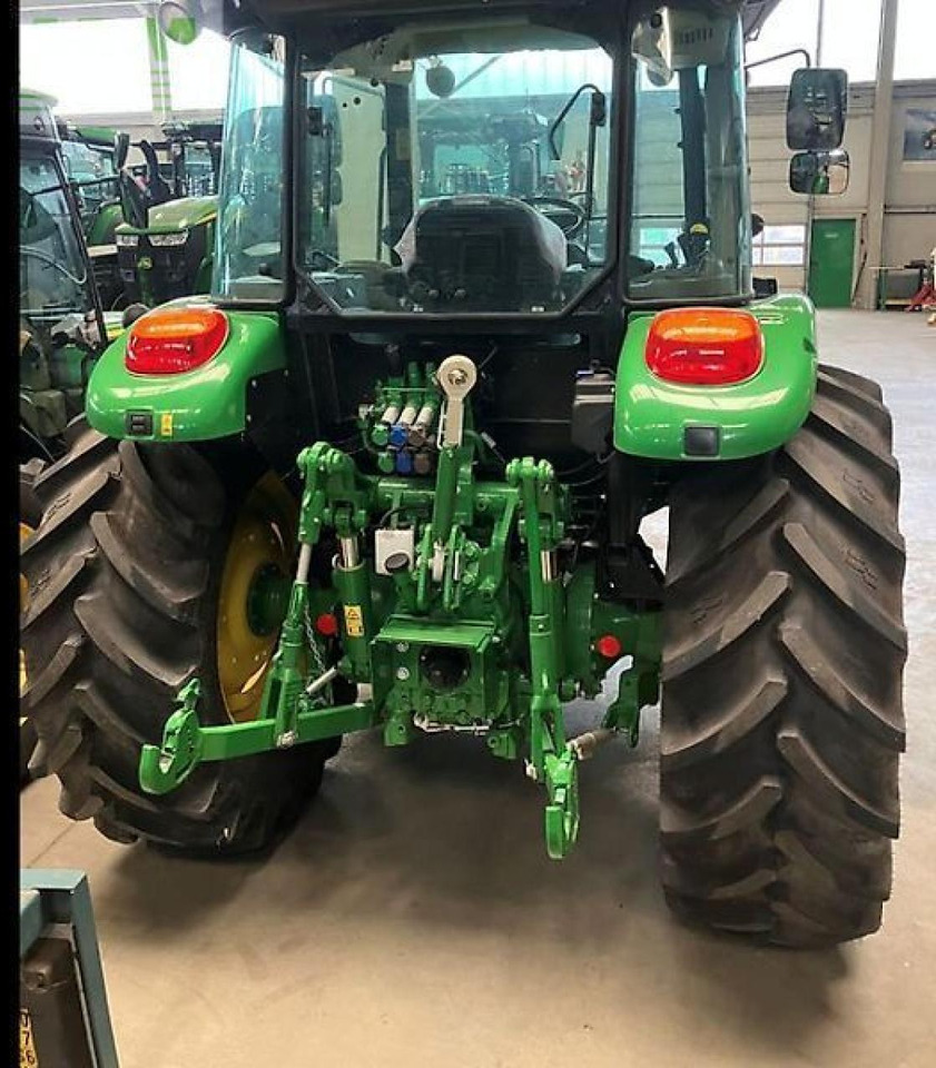 John Deere 5115m - Traktor: billede 4 John Deere 5115m - Traktor: billede 4