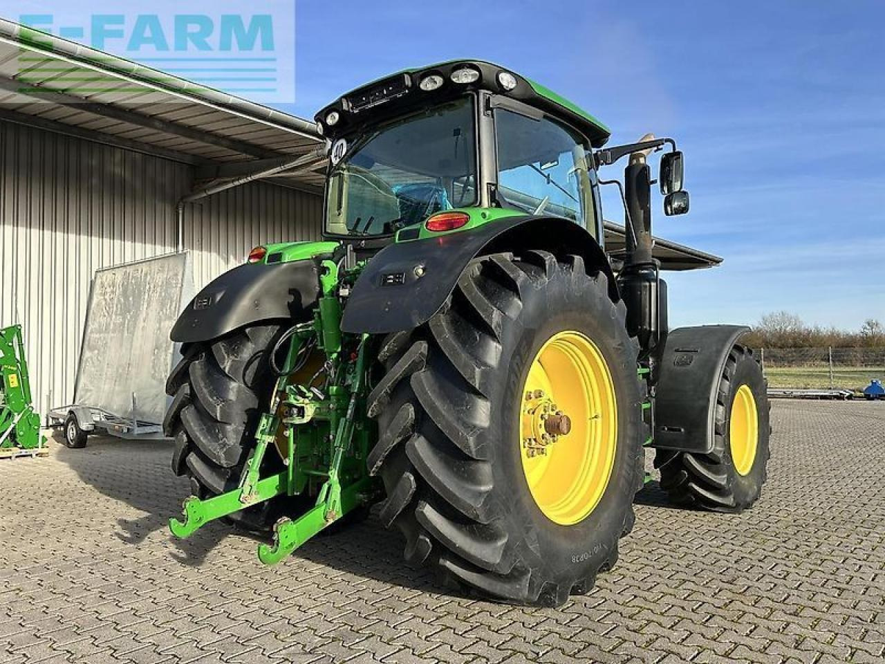 Traktor John Deere 6215r: billede 8