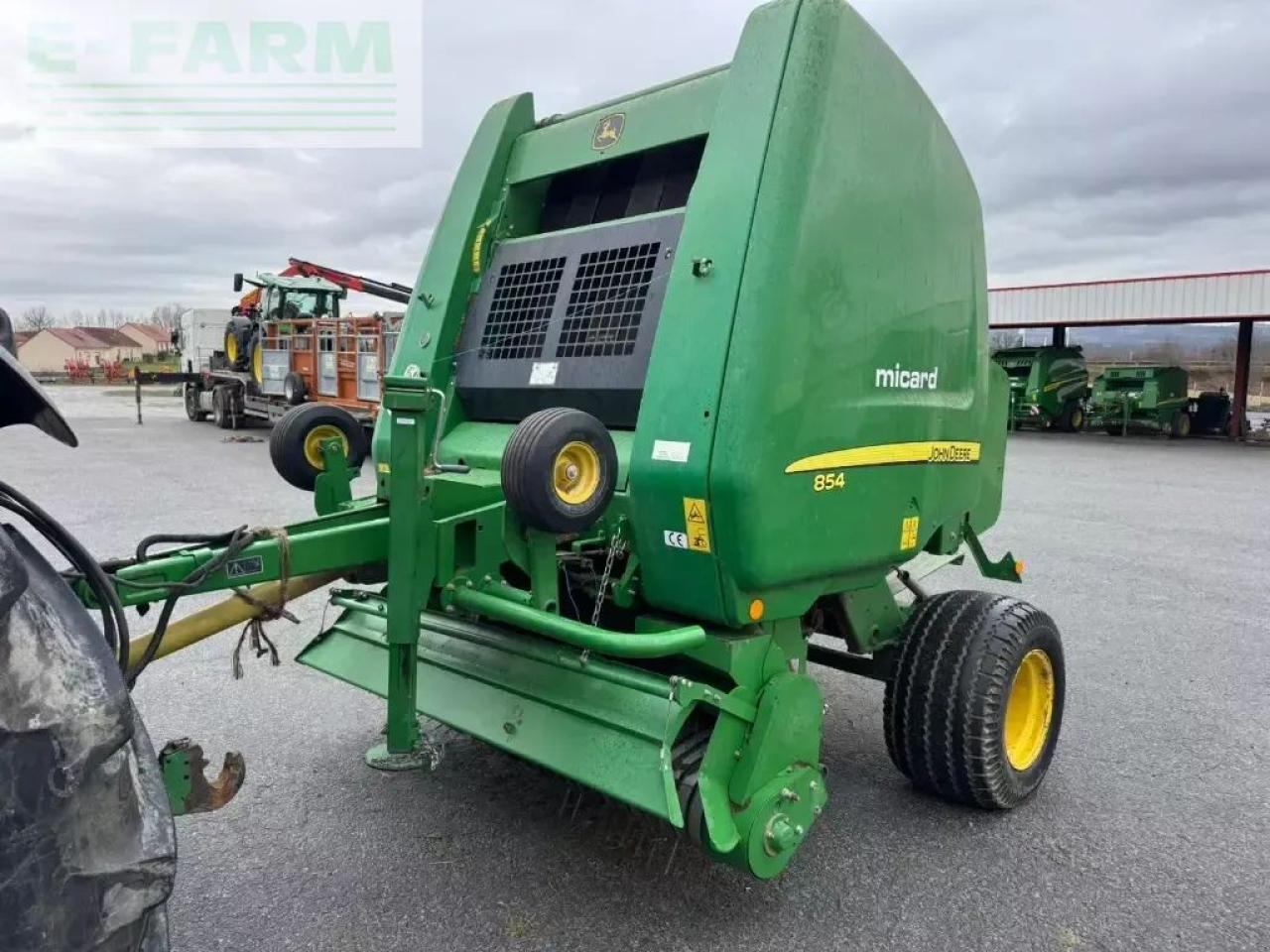 John Deere 854 - Firkant ballepresse: billede 1 John Deere 854 - Firkant ballepresse: billede 1