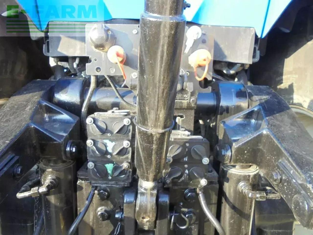 New Holland t8.330 - Traktor: billede 4 New Holland t8.330 - Traktor: billede 4