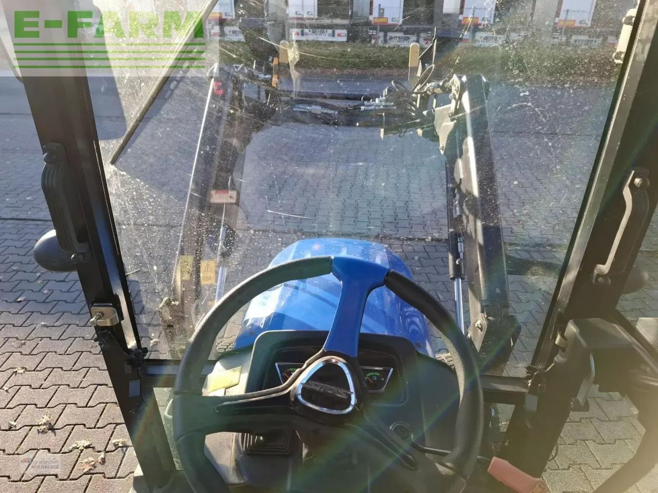 Traktor Solis 26 hst mit fahrerkabine und frontlader: billede 11 Traktor Solis 26 hst mit fahrerkabine und frontlader: billede 11