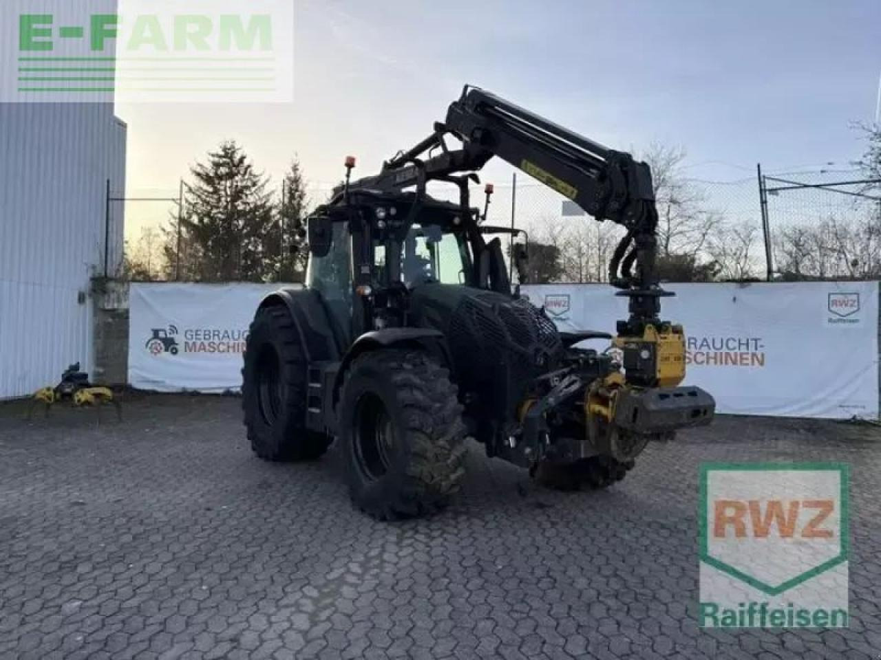 Valtra n155eh forstkran - Traktor: billede 1 Valtra n155eh forstkran - Traktor: billede 1