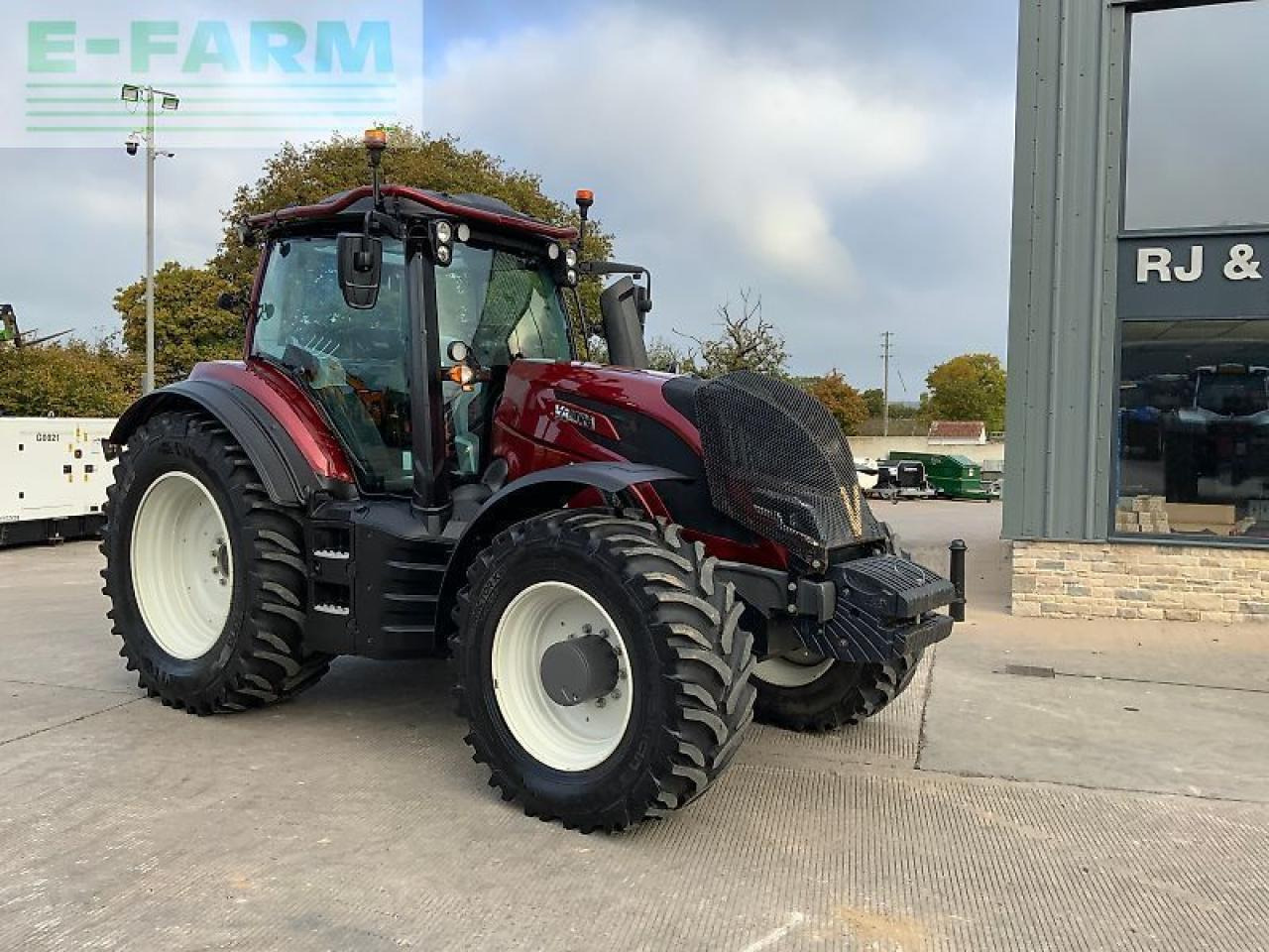 Valtra t235 active twin track reverse drive Active - Traktor: billede 2 Valtra t235 active twin track reverse drive Active - Traktor: billede 2
