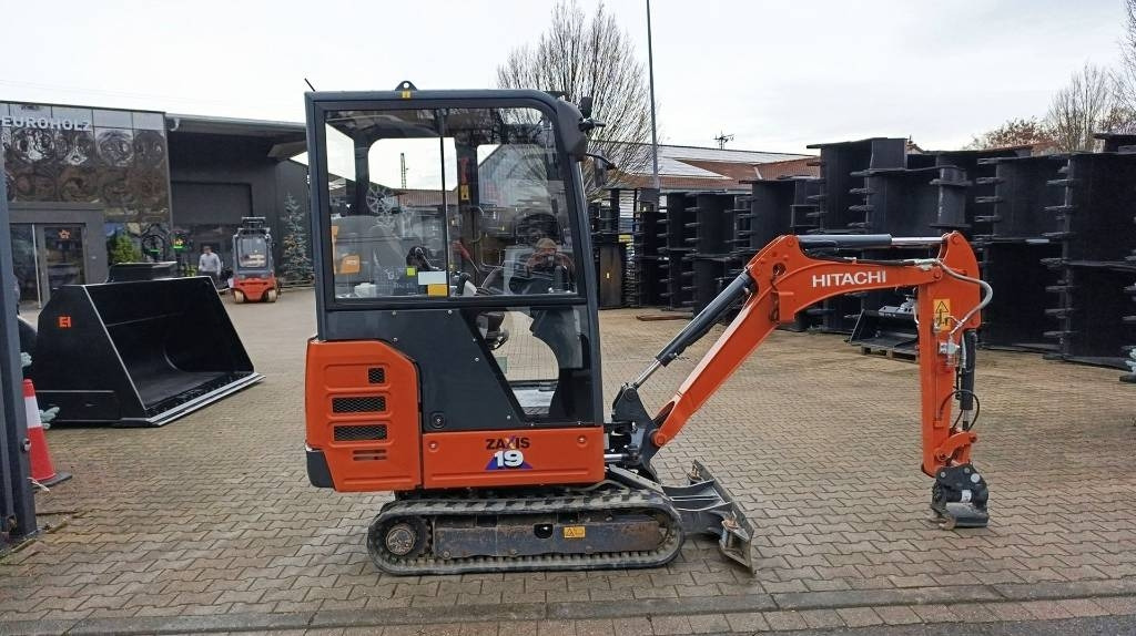 Hitachi ZX 19-6CR nur 683 Bh, Powertilt mit SW MS01 - Minigravemaskine: billede 1 Hitachi ZX 19-6CR nur 683 Bh, Powertilt mit SW MS01 - Minigravemaskine: billede 1