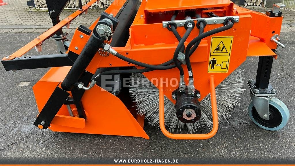 Kehrmaschine ZM2000 Stapleraufnahme - Børste til fejemaskiner for Utility/ Speciel maskine: billede 5 Kehrmaschine ZM2000 Stapleraufnahme - Børste til fejemaskiner for Utility/ Speciel maskine: billede 5