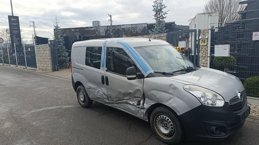 Opel Combo Kastenwagen Transp. Seitenschaden fahrbereit - Varebil med kasse: billede 1 Opel Combo Kastenwagen Transp. Seitenschaden fahrbereit - Varebil med kasse: billede 1