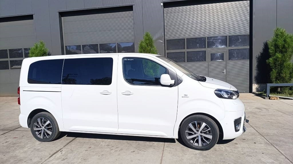 Toyota Proace 2.0 Van, Kleinbus, 7-Sitzer, Turboschaden - Varevogn: billede 3 Toyota Proace 2.0 Van, Kleinbus, 7-Sitzer, Turboschaden - Varevogn: billede 3
