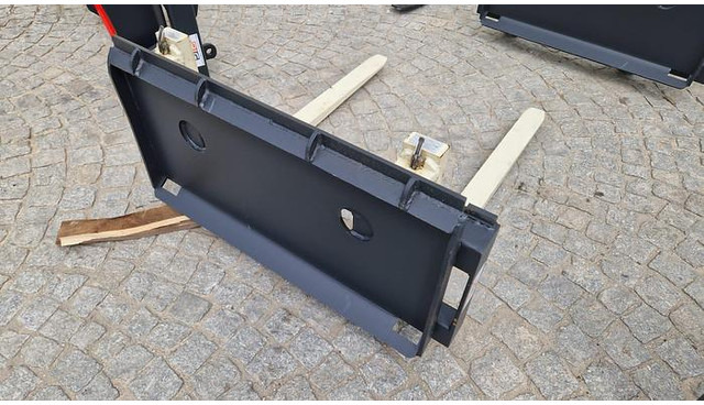 Big Palettengabel 2 t mit Bobcat 90 cm Aufnahme - Gafler for Materialehåndteringsudstyr: billede 2 Big Palettengabel 2 t mit Bobcat 90 cm Aufnahme - Gafler for Materialehåndteringsudstyr: billede 2