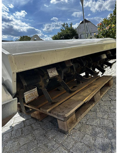 Cat LT18B TILLER - Maskine til jordbearbejdning: billede 4 Cat LT18B TILLER - Maskine til jordbearbejdning: billede 4