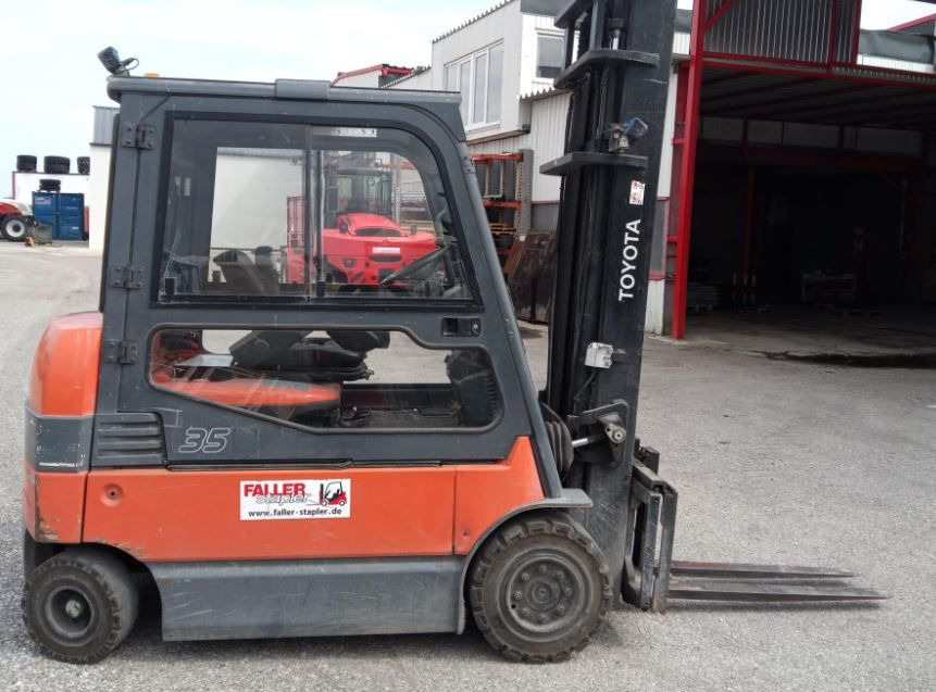Toyota 7FBMF35 - Gaffeltruck: billede 2 Toyota 7FBMF35 - Gaffeltruck: billede 2