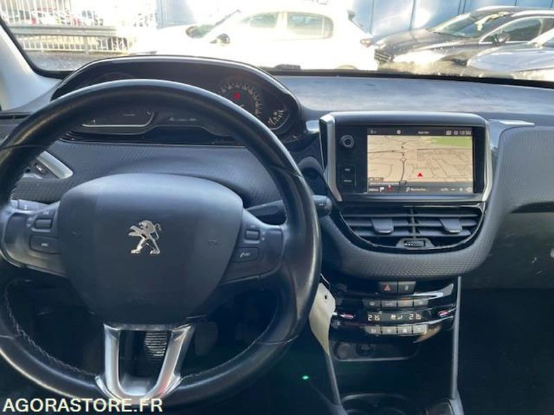 208 ALLURE PT 110cv-05/2016- 87950 KM - Bil: billede 5 208 ALLURE PT 110cv-05/2016- 87950 KM - Bil: billede 5