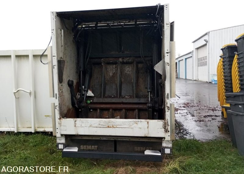 BOM Renault non roulante (sans culasse) 347000kms - Affaldsmaskine: billede 2 BOM Renault non roulante (sans culasse) 347000kms - Affaldsmaskine: billede 2