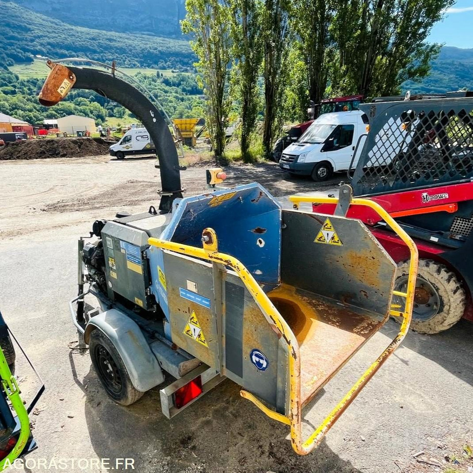 BROYEUR A BRANCHES ISEKI 150M - ANNÉE 2010 - Flishugger: billede 5 BROYEUR A BRANCHES ISEKI 150M - ANNÉE 2010 - Flishugger: billede 5