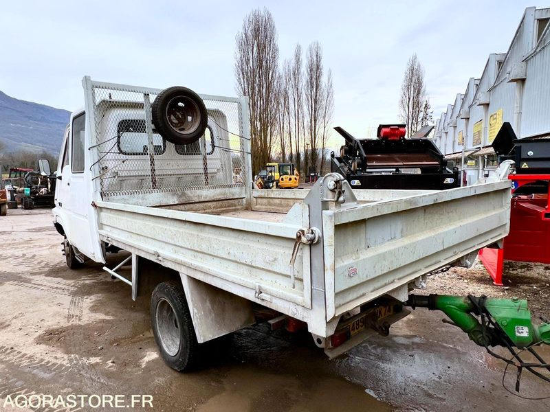 CAMION BENNE 3,5T RENAULT B80 - année 1992 - 372174Kms - Sans CT - Ladbil med tip: billede 2 CAMION BENNE 3,5T RENAULT B80 - année 1992 - 372174Kms - Sans CT - Ladbil med tip: billede 2