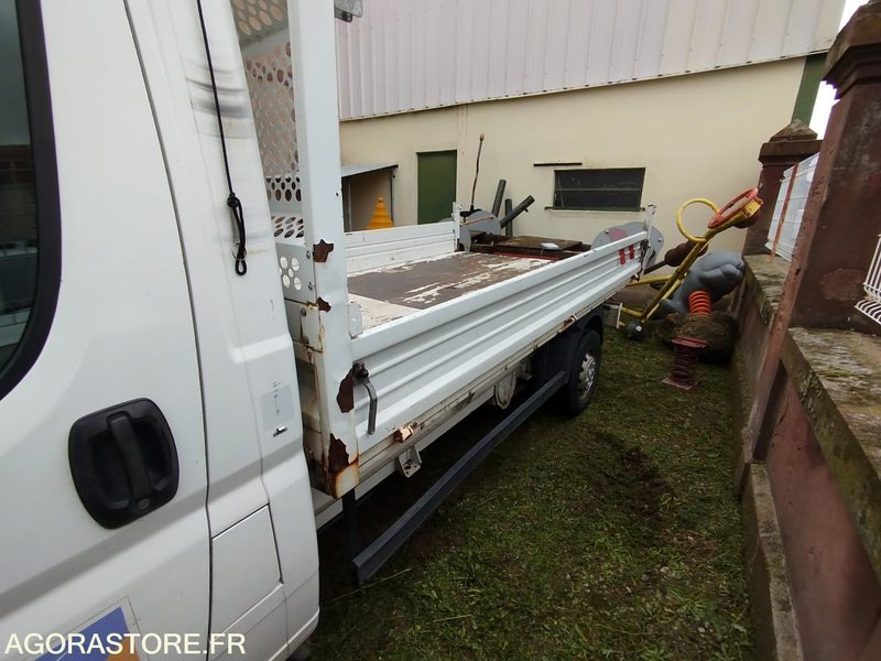 CAMIONETTE PLATEAU E.V. - Ladbil med tip: billede 3 CAMIONETTE PLATEAU E.V. - Ladbil med tip: billede 3
