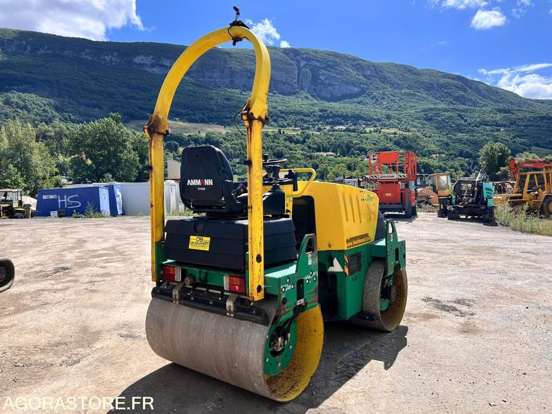 COMPACTEUR AMMANN AV26-2 ROULEAU TANDEM VIBRANT ARTICULÉ - ANNÉE 2008 - 1765 H - Tromle: billede 4 COMPACTEUR AMMANN AV26-2 ROULEAU TANDEM VIBRANT ARTICULÉ - ANNÉE 2008 - 1765 H - Tromle: billede 4