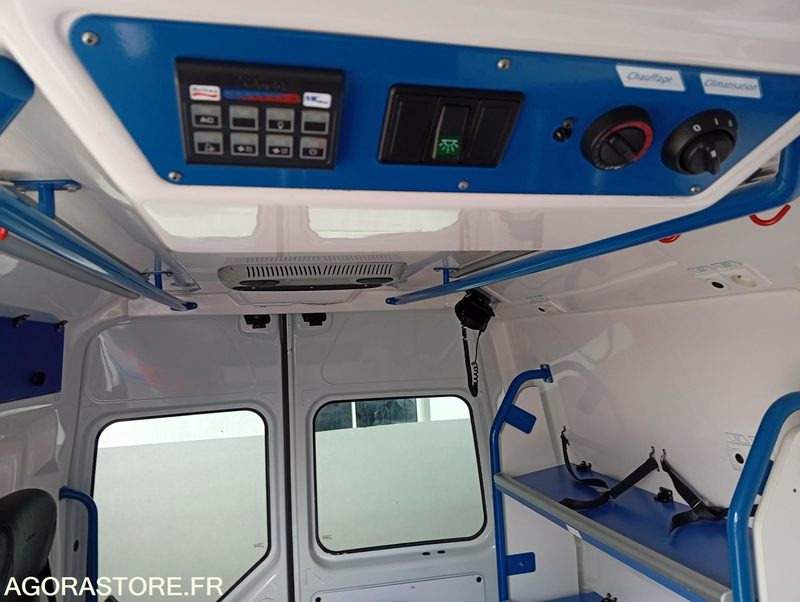 Ambulance DT-542-NF - Roulant - Renault Master - VASP - 462 946 Kms: billede 9