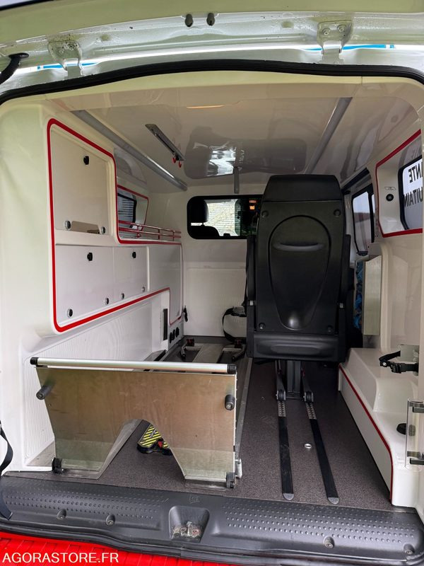 FF-800-VF - Roulant - RENAULT TRAFIC - VASP - CG KS - 337 746 Kms - Ambulance: billede 5 FF-800-VF - Roulant - RENAULT TRAFIC - VASP - CG KS - 337 746 Kms - Ambulance: billede 5