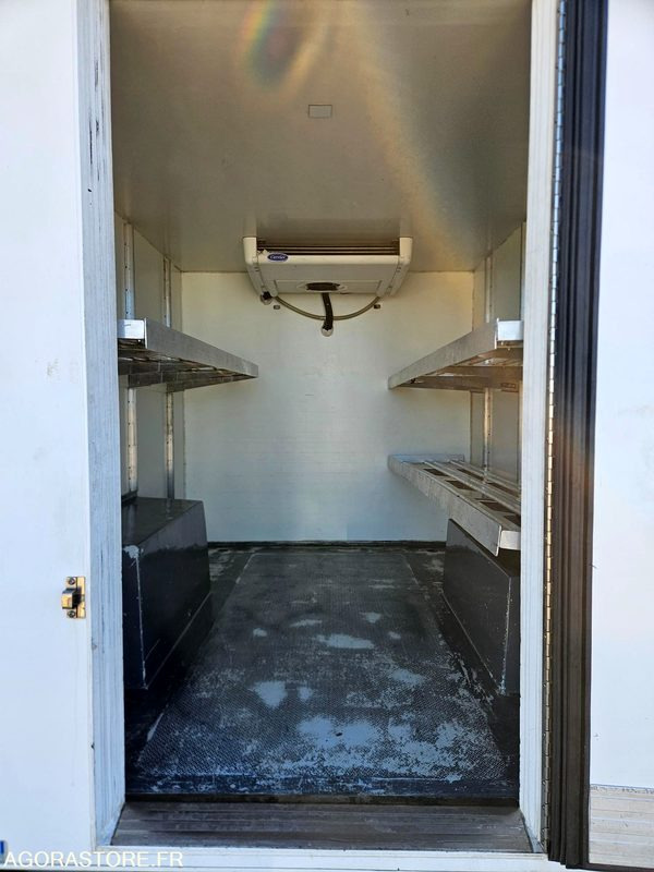 Leje en  FIAT SCUDO 2.0 130 CAISSE FRIGORIFIQUE FRCX 3 PLACES FIAT SCUDO 2.0 130 CAISSE FRIGORIFIQUE FRCX 3 PLACES: billede 6