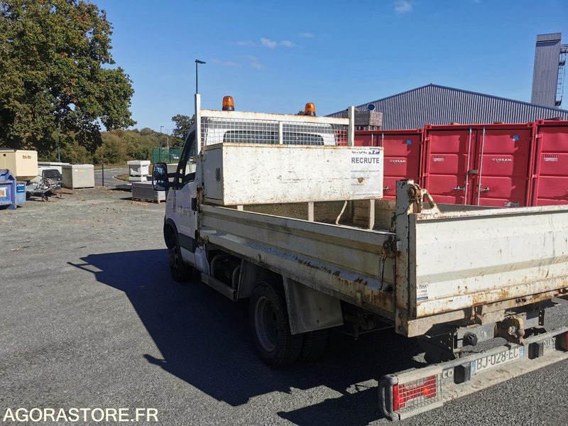 FOURGON BENNE - IVECO - DAILY 35C13 - 2011 / 264350 KM - BJ028EC - Ladbil med tip: billede 4 FOURGON BENNE - IVECO - DAILY 35C13 - 2011 / 264350 KM - BJ028EC - Ladbil med tip: billede 4