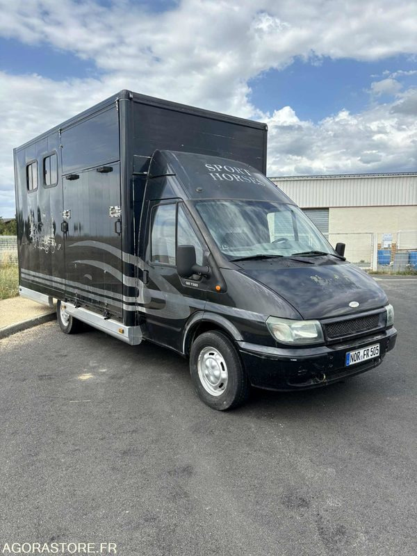 Fourgon FORD - Transport de 2 Chevaux - 2004 - 137 510 KM - Varevogn: billede 2 Fourgon FORD - Transport de 2 Chevaux - 2004 - 137 510 KM - Varevogn: billede 2