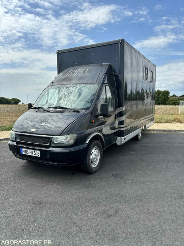 Fourgon FORD - Transport de 2 Chevaux - 2004 - 137 510 KM - Varevogn: billede 1 Fourgon FORD - Transport de 2 Chevaux - 2004 - 137 510 KM - Varevogn: billede 1