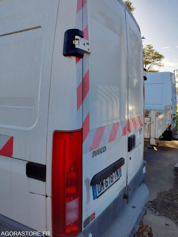 Fourgon IVECO DAILY - 2003 - 301454km - DM678TN - Varevogn: billede 3 Fourgon IVECO DAILY - 2003 - 301454km - DM678TN - Varevogn: billede 3