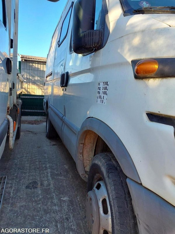 Fourgon IVECO DAILY - 2003 - 301454km - DM678TN - Varevogn: billede 4 Fourgon IVECO DAILY - 2003 - 301454km - DM678TN - Varevogn: billede 4