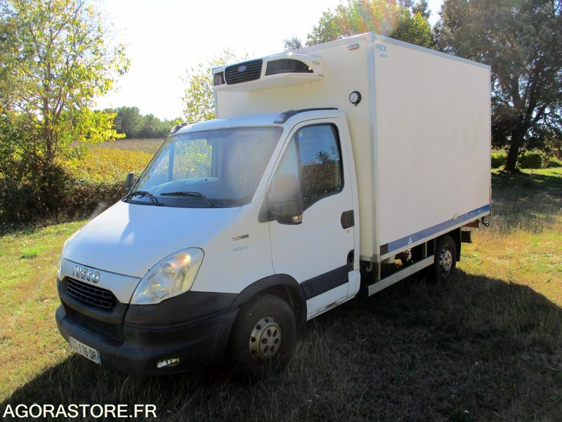 IVECO 35S13 de 2013 chassis cabine frigorifique idéal pour modifié en benne - Kølebil: billede 1 IVECO 35S13 de 2013 chassis cabine frigorifique idéal pour modifié en benne - Kølebil: billede 1