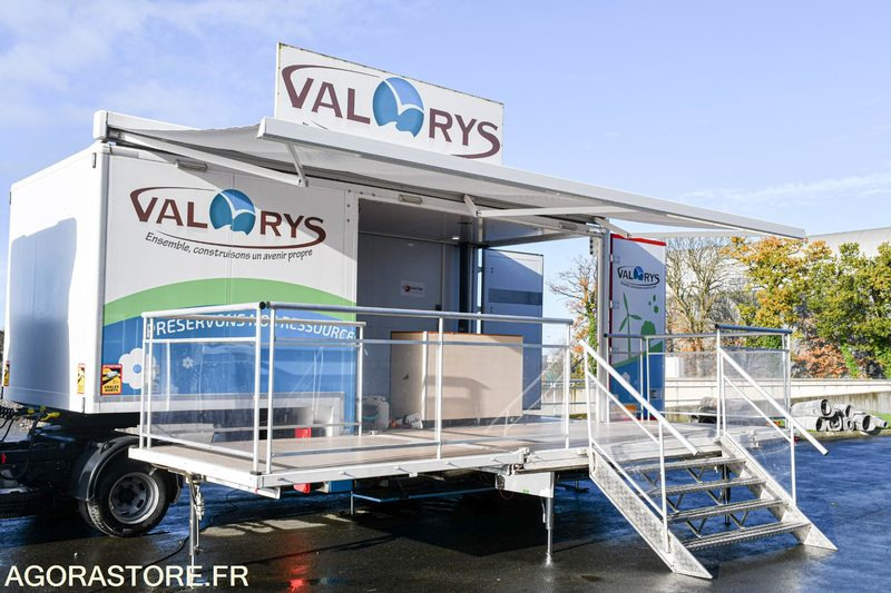 VEHICULE EVENEMENTIEL - CAMION PODIUM IVECO DAILY 6000 kms 2018 - Lastbil: billede 4 VEHICULE EVENEMENTIEL - CAMION PODIUM IVECO DAILY 6000 kms 2018 - Lastbil: billede 4