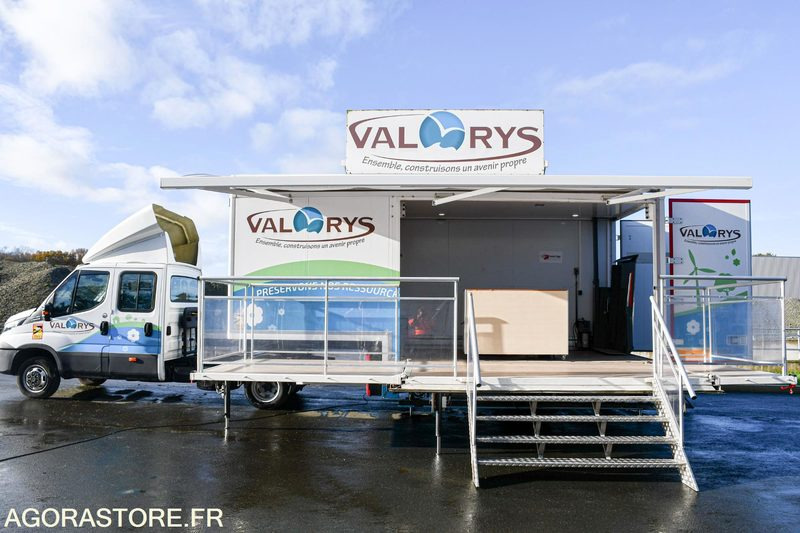 VEHICULE EVENEMENTIEL - CAMION PODIUM IVECO DAILY 6000 kms 2018 - Lastbil: billede 1 VEHICULE EVENEMENTIEL - CAMION PODIUM IVECO DAILY 6000 kms 2018 - Lastbil: billede 1