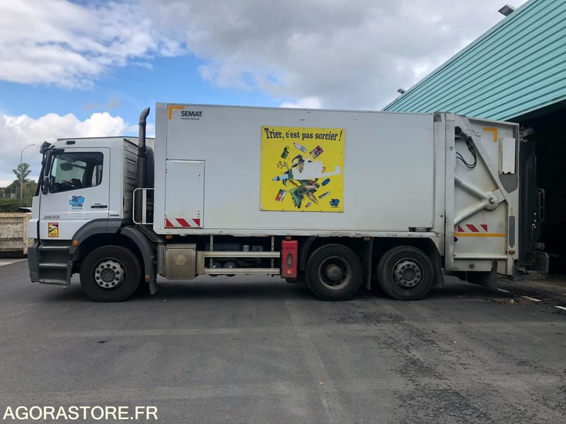 MERCEDES AXOR 26T-21m3 - 287235 kms - 2014 - Affaldsmaskine: billede 3 MERCEDES AXOR 26T-21m3 - 287235 kms - 2014 - Affaldsmaskine: billede 3